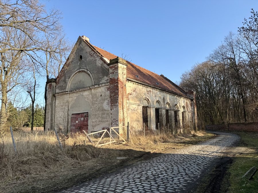 File:Dawny kościół ewangelicki Piotrowice gmina Kostomłoty powiat Środa Śląska (2026-03-07).jpg