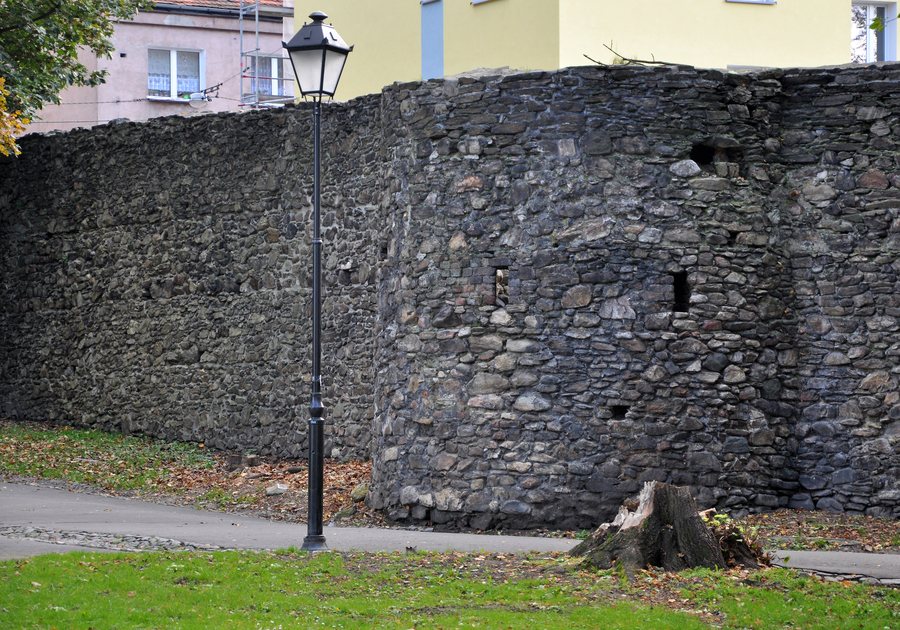 File:Paczków, mury obronne, 09.JPG