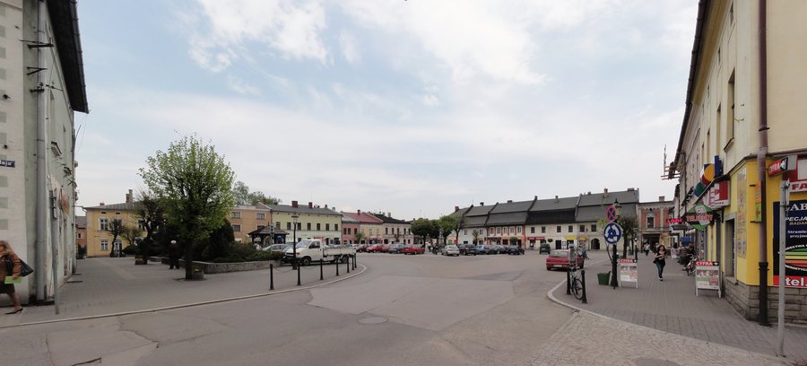 File:POL Strumień Rynek pano z SW.jpg