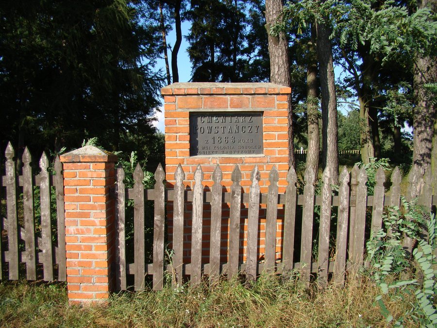 File:Cmentarz powstańczy w Sobolewie 01.JPG