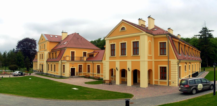 File:Rymań - Pałac A.jpg