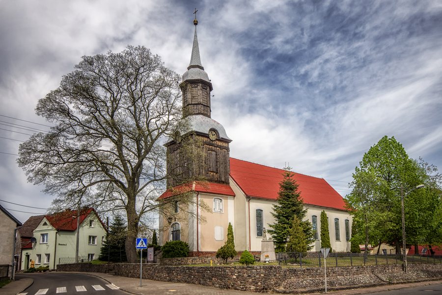 File:SM Trzebież Kościół Podwyższenia Krzyża Świętego 2019 (0).jpg