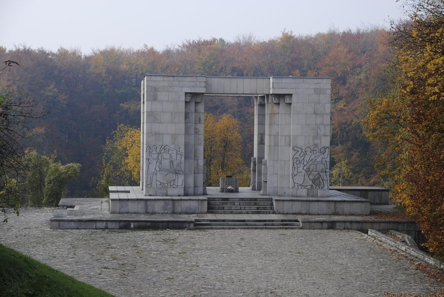 File:Góra Świętej Anny St. Annaberg Uprising Monument1.jpg