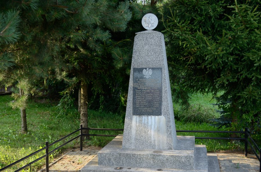 File:Sitno - pomnik (02).jpg