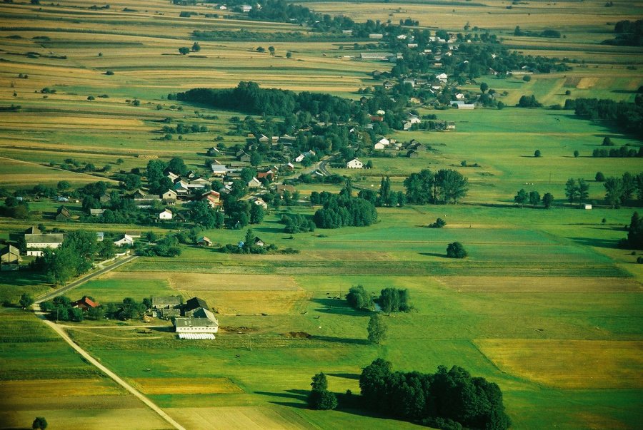 File:Stare Hołowczyce z lotu ptaka (1).jpg