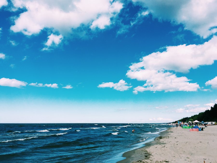 File:Jantar beach.jpg