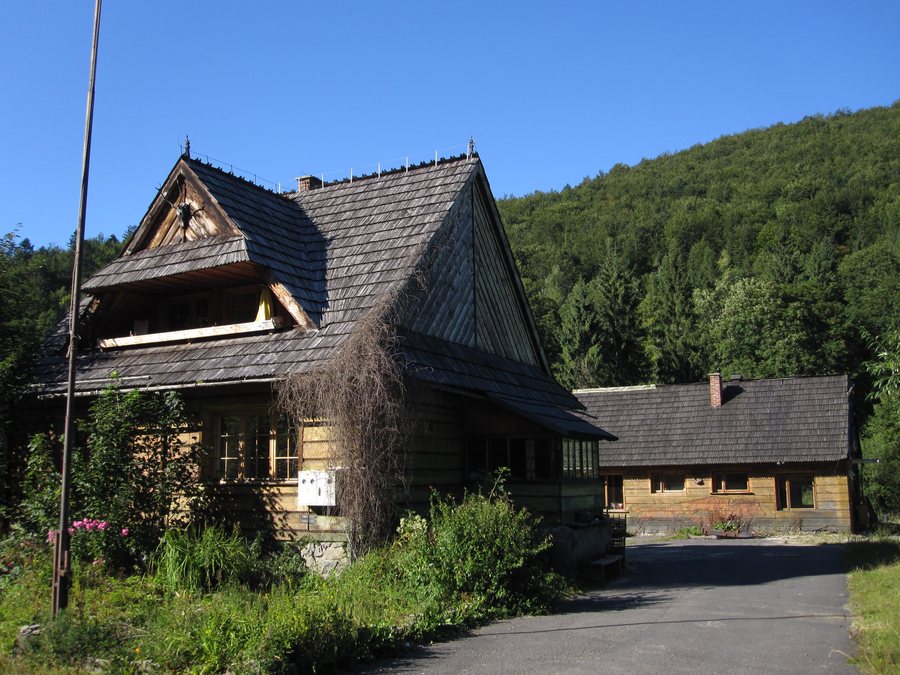 File:Muczne - budynek (01).jpg