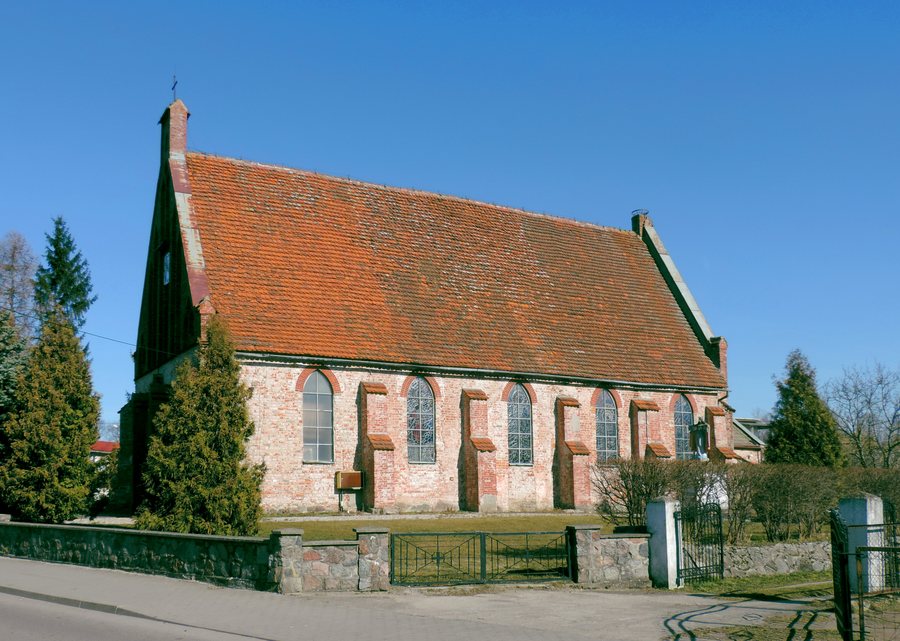 File:Malechowo kosciol kz1.JPG