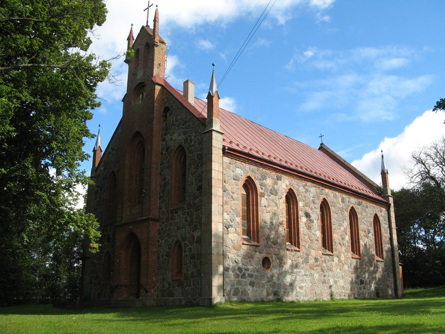 File:2011-08 301 Spore, kościół Najświętszej rodziny (Sparsee Kirche).jpg