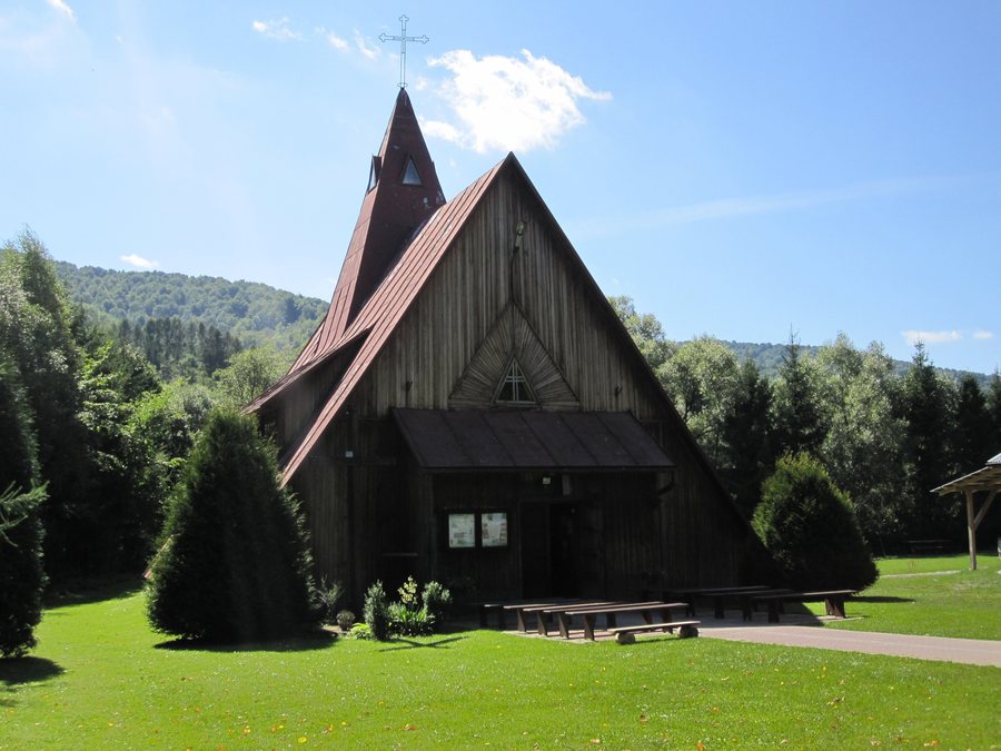 File:Wetlina - kościół (01).jpg