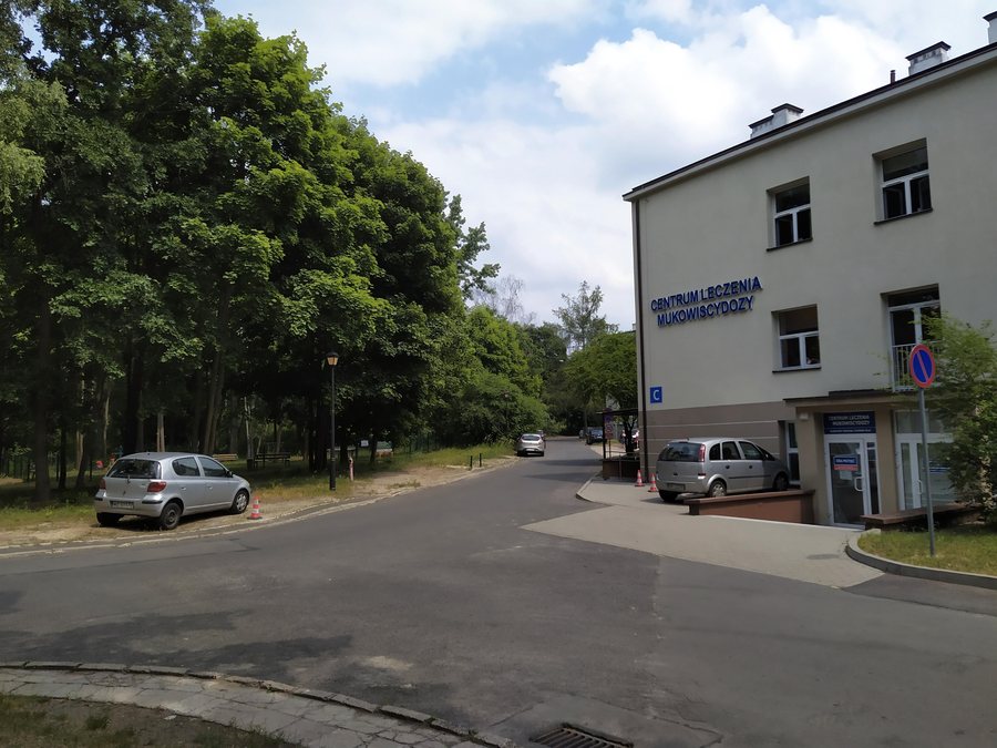 File:Children Hospital Dziekanów Leśny (2).jpg