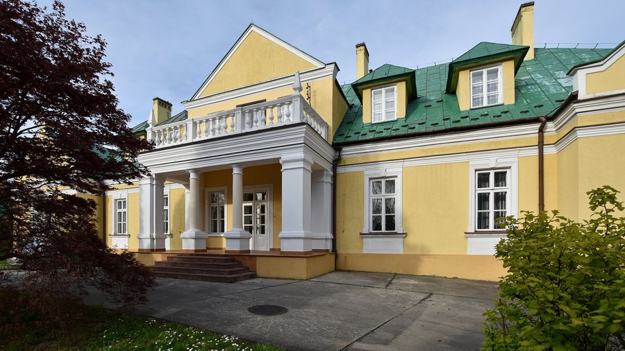 File:Parkosz, dwór (HB2).jpg