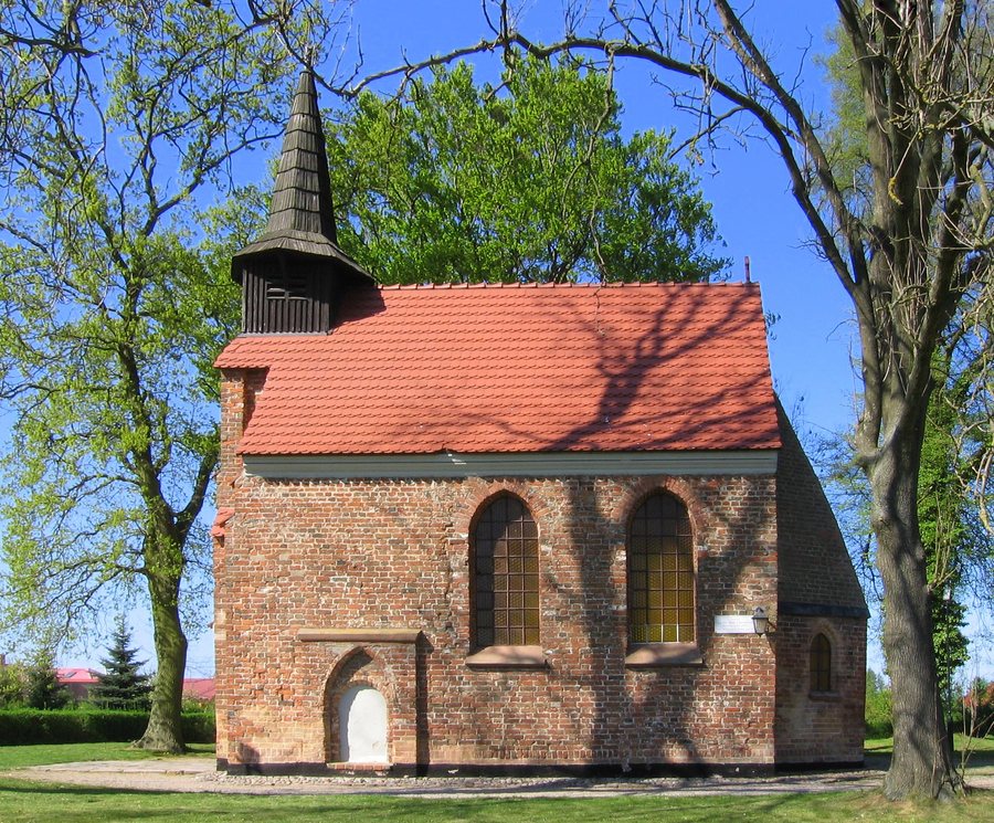 File:Budzistowo Church 2009-05b.jpg