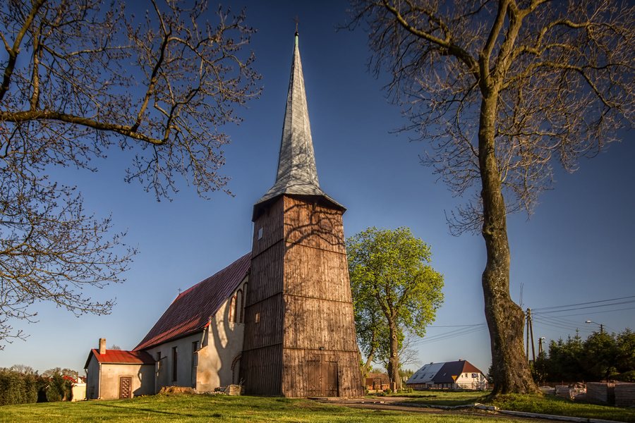 File:SM Trzebusz Kościół św Józefa Oblubieńca NMP 2019 (0).jpg