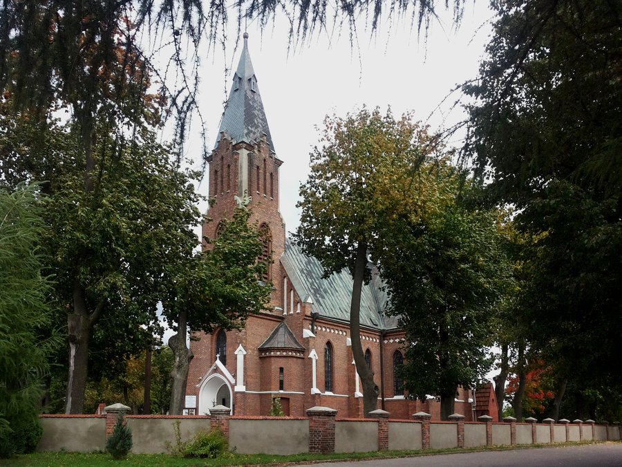 File:130923 1531 Niemce kosciol.jpg
