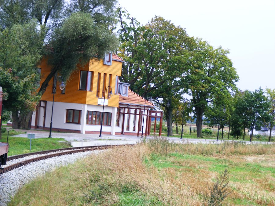 File:Śliwin train station 2014 bk01.jpg