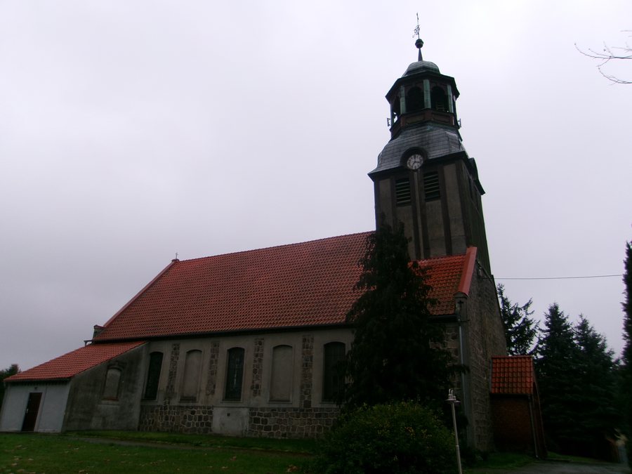 File:Nowogródek Pomorski, kościół 1.jpg