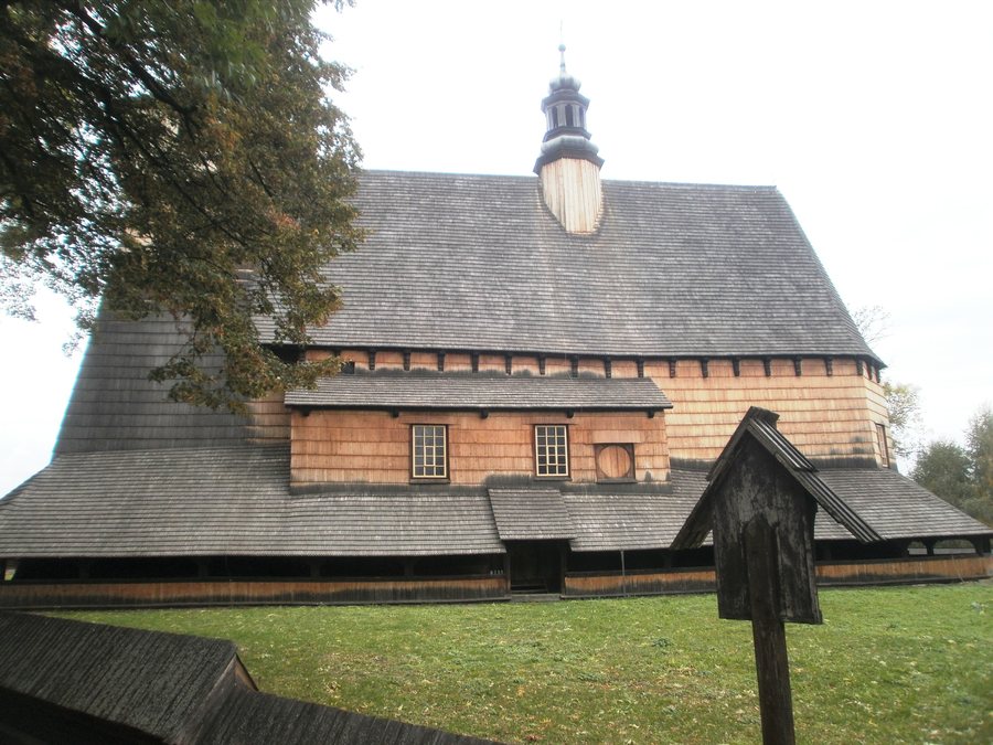 File:Kościół Haczów (1).JPG