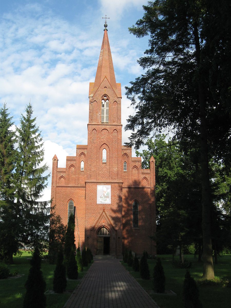 File:Charzyno-kosciol.JPG
